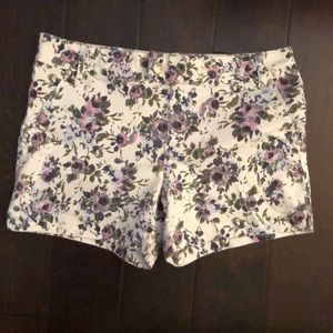 D. Jeans floral denim shorts